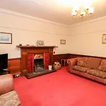 Eden House פנרית'