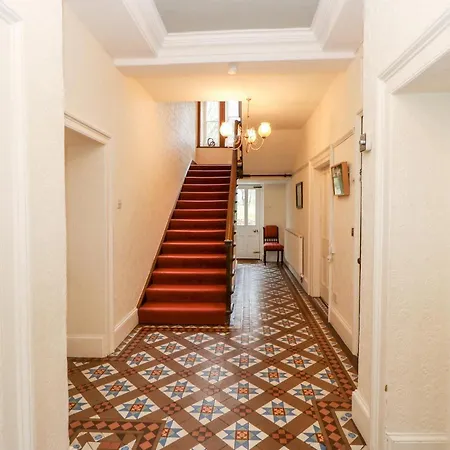 Eden House בית נופש *