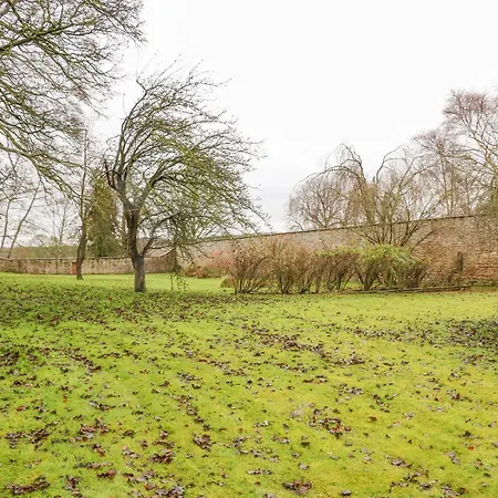 בית נופש Eden House פנרית'