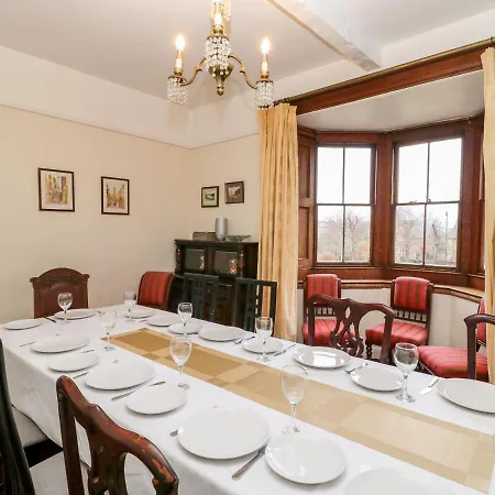 Holiday home Eden House *
